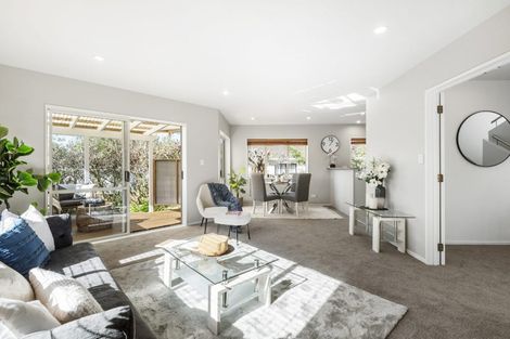 Photo of property in 1/137 Nile Road, Milford, Auckland, 0620