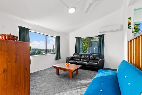 Photo of property in 26 Adam Sunde Place, Glen Eden, Auckland, 0602