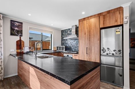 Photo of property in 4 Atutahi Street, Hurdon, New Plymouth, 4310