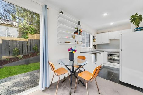 Photo of property in 25 Omar Street, Khandallah, Wellington, 6035