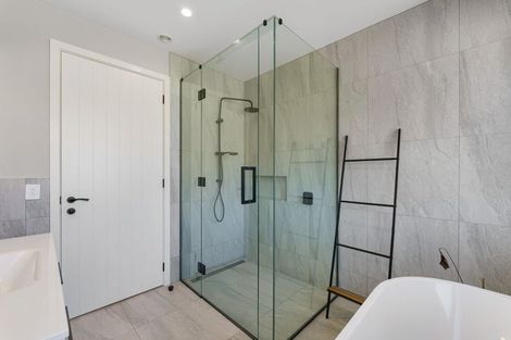 Photo of property in 5 Vickers Way, Acacia Bay, Taupo, 3385