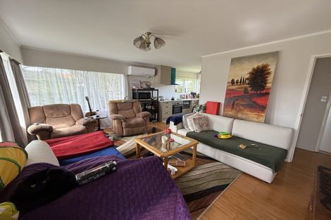 Photo of property in 2/18 Mirrabooka Avenue, Botany Downs, Auckland, 2010