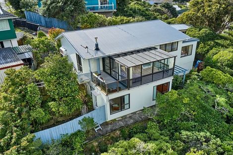 Photo of property in 27 Humphreys Grove, Titahi Bay, Porirua, 5022