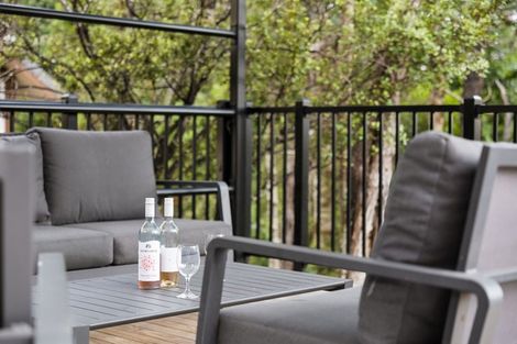 Photo of property in 72 Crows Road, Swanson, Auckland, 0614