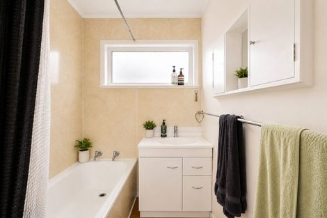 Photo of property in 61 Carrington Avenue, Silverdale, Hamilton, 3216