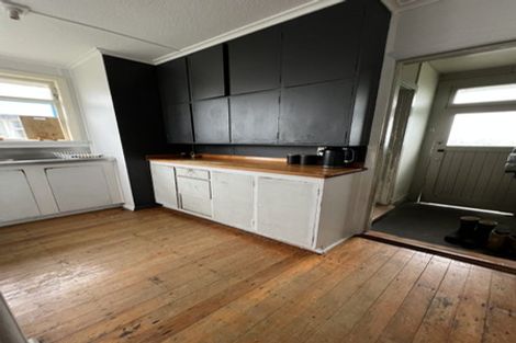 Photo of property in 19 James Street, Dannevirke, 4930