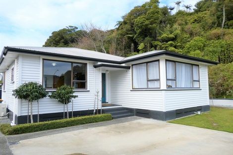 Photo of property in 3 Leith Crescent, Greymouth, 7805