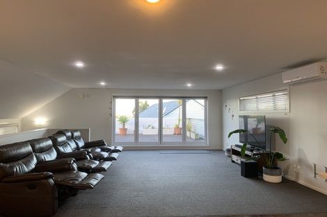 Photo of property in 123a Hobsonville Road, West Harbour, Auckland, 0618