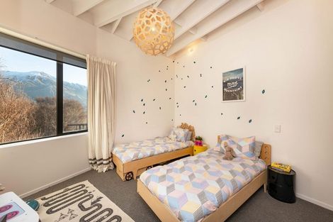 Photo of property in 9 Beacon Point Road, Wanaka, 9305