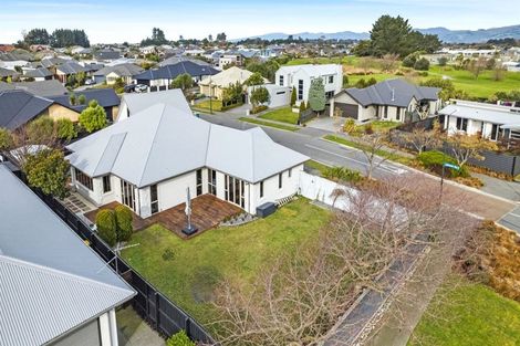 Photo of property in 32 Linkwater Way, Parklands, Christchurch, 8083