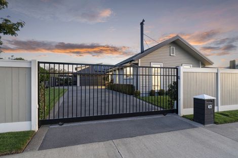 Photo of property in 42 Westpark Drive, Burnside, Christchurch, 8053
