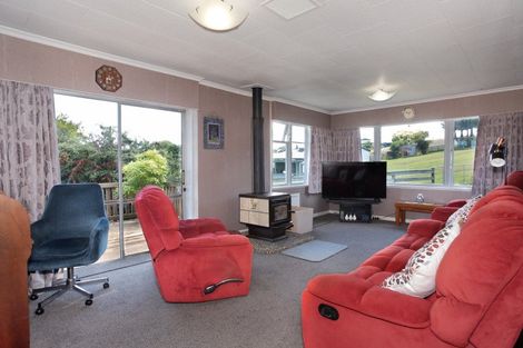 Photo of property in 19 Ingham Street, Halcombe, Feilding, 4779