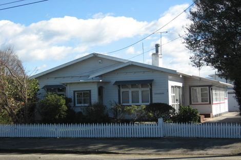 Photo of property in 1 Armstrong Avenue, Carterton, 5713