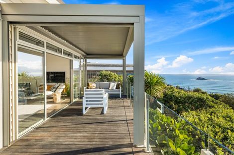 Photo of property in 42 Waitea Road, Muriwai, Waimauku, 0881