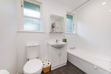 Photo of property in 47 Parkland Crescent, Terrace End, Palmerston North, 4410