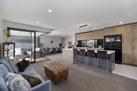 Photo of property in 5 Mackillop Way, Brooklands, New Plymouth, 4310