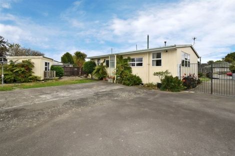 Photo of property in 10 Virgil Place, Northcote, Christchurch, 8052