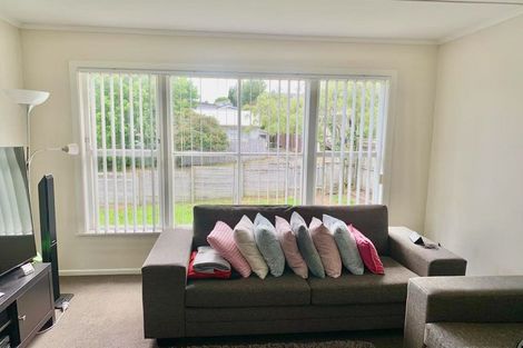 Photo of property in 17 Woodstock Road, Forrest Hill, Auckland, 0620