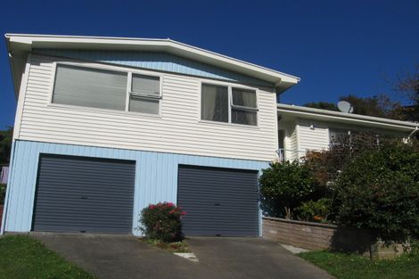Photo of property in 3 Woodman Drive, Tawa, Wellington, 5028