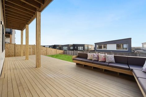 Photo of property in 11 Mill Hill Close, Flat Bush, 2019