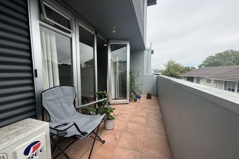 Photo of property in 2/272 Stanmore Road, Richmond, Christchurch, 8013