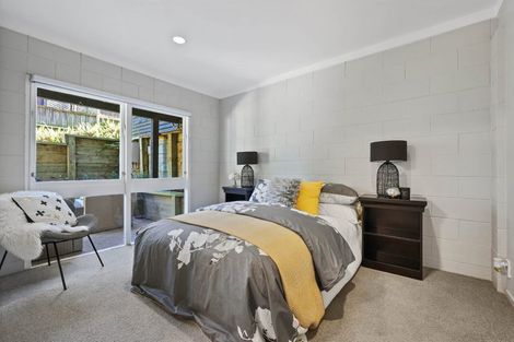 Photo of property in 11 Micawber Place, Mellons Bay, Auckland, 2014