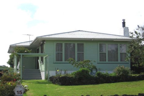 Photo of property in 15 Chilcott Road, Henderson, Auckland, 0612