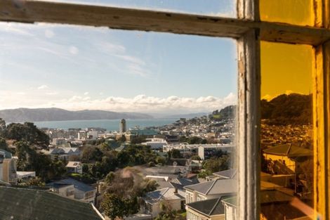 Photo of property in 94 Rolleston Street, Mount Cook, Wellington, 6021