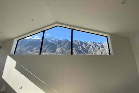 Photo of property in 18 Fallow Street, Jacks Point, 9371