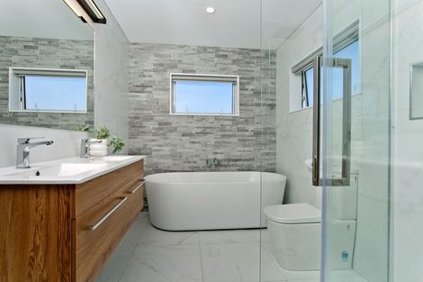 Photo of property in 29a Normanton Street, Glenfield, Auckland, 0629