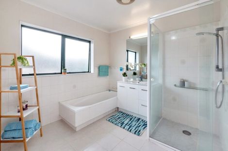 Photo of property in 20 Gairloch Place, Wattle Downs, Auckland, 2103