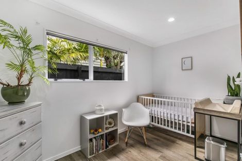 Photo of property in 2/69 Bay Street, Red Beach, 0932