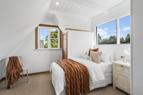 Photo of property in 28 Rangatira Road, Birkenhead, Auckland, 0626