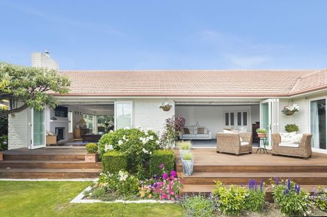 Photo of property in 21 Rutherglen Avenue, Ilam, Christchurch, 8041