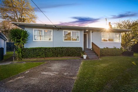 Photo of property in 1/86 Tirimoana Road, Te Atatu South, Auckland, 0602