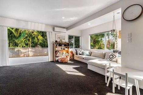 Photo of property in 1/18 Argyle Road, Browns Bay, Auckland, 0630