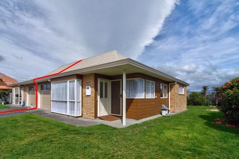 Photo of property in Holdsworth Villas, 4/2 William Donald Drive, Solway, Masterton, 5810