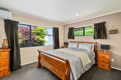 Photo of property in 35 Hoyte Place, Pukehangi, Rotorua, 3015