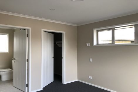 Photo of property in 15 Barry Curtis Place, Levin, 5510