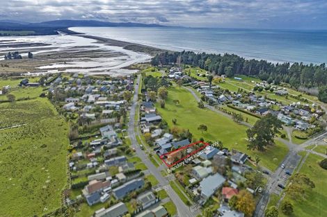 Photo of property in 64 Park Terrace, Waikuku Beach, 7473