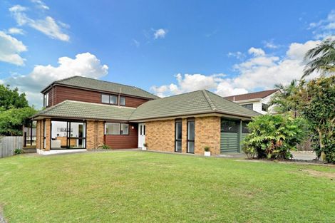 Photo of property in 21 Cumbrian Place, Conifer Grove, Takanini, 2112