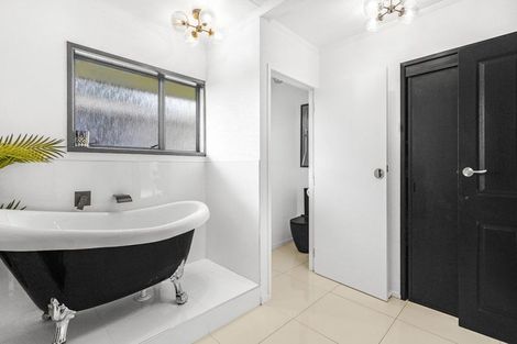 Photo of property in 32 Chedworth Avenue, Chedworth, Hamilton, 3210