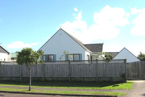 Photo of property in 11 Halyard Place, Te Atatu Peninsula, Auckland, 0610