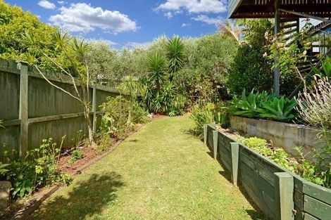 Photo of property in 1/37 Rangitoto Terrace, Milford, Auckland, 0620