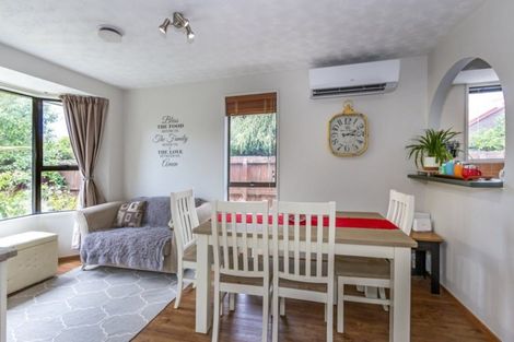 Photo of property in 5 Kruse Place, Redwood, Christchurch, 8051