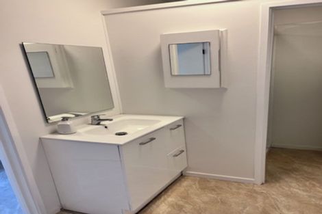 Photo of property in 881 Beach Road, Waiake, Auckland, 0630