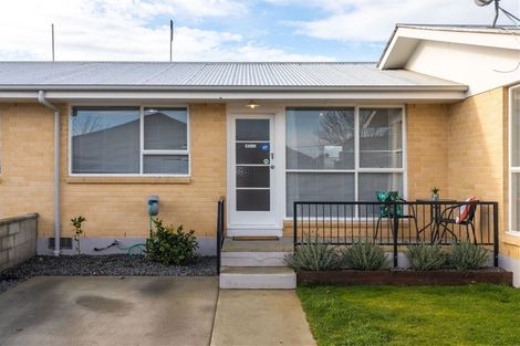 Photo of property in 2/12 North Avon Road, Richmond, Christchurch, 8013