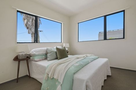 Photo of property in 37a Parr Terrace, Castor Bay, Auckland, 0620