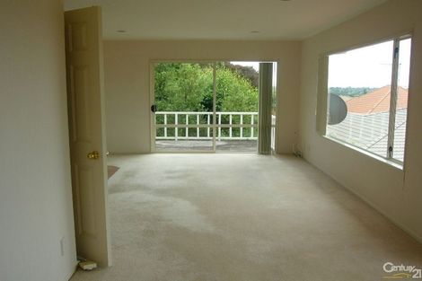 Photo of property in 2/61 Wiltshire Place, Somerville, Auckland, 2014