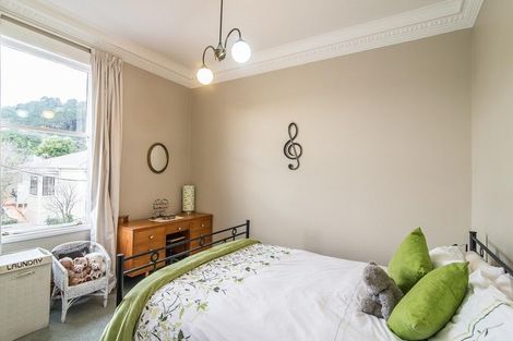 Photo of property in 2 Rixon Grove, Mount Victoria, Wellington, 6011